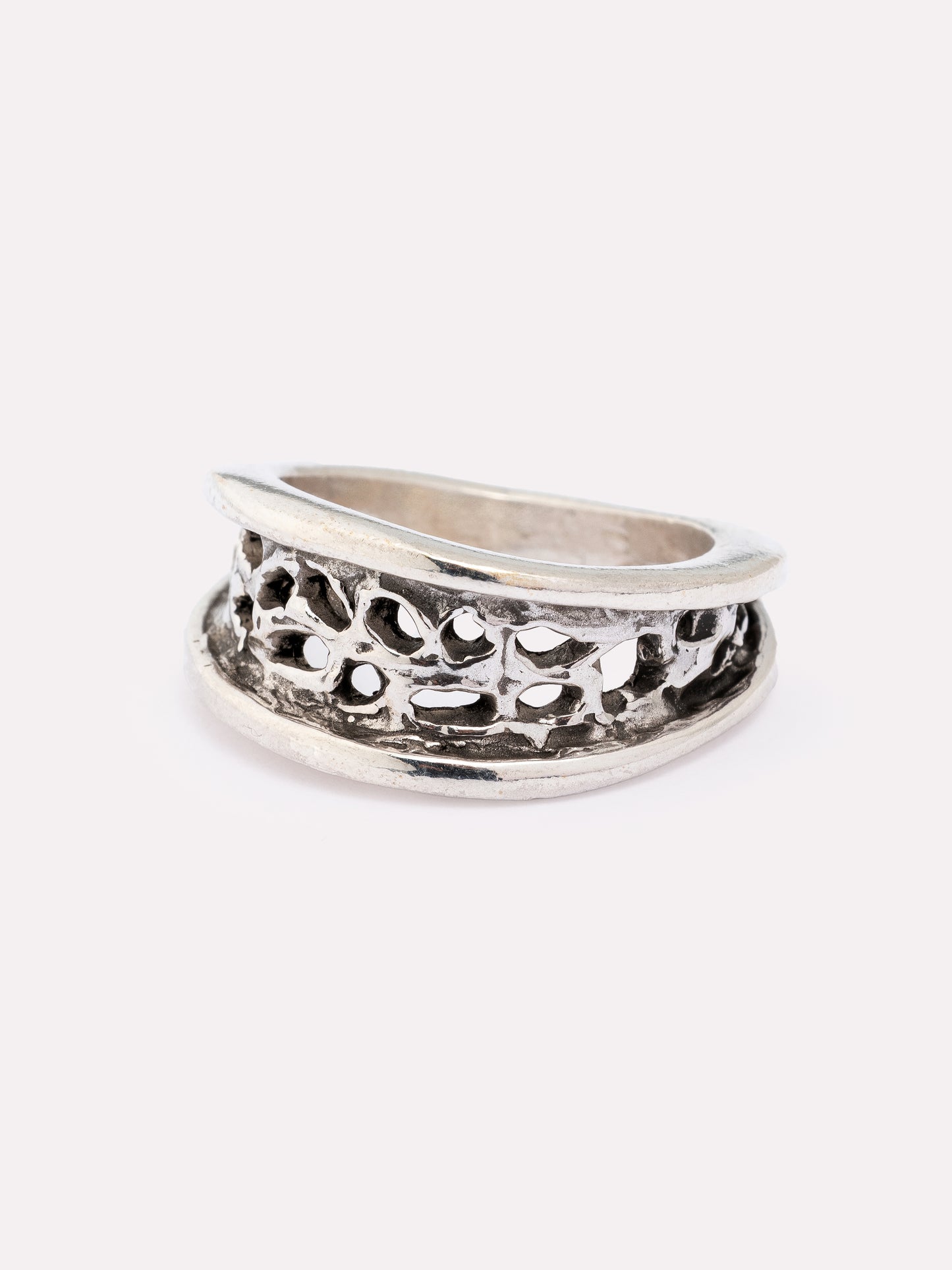 Hana Neutral Silver Ring